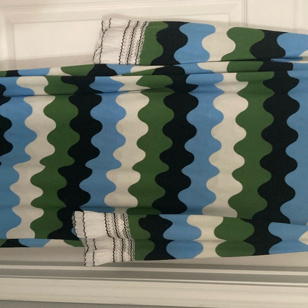 Colorful Wave Pattern Dress - Picture 2 of 4